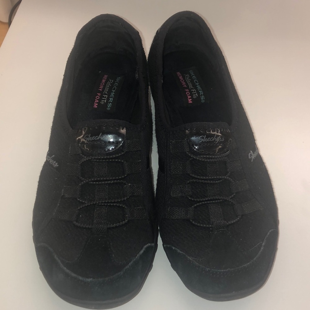 Skechers slip on sneakers